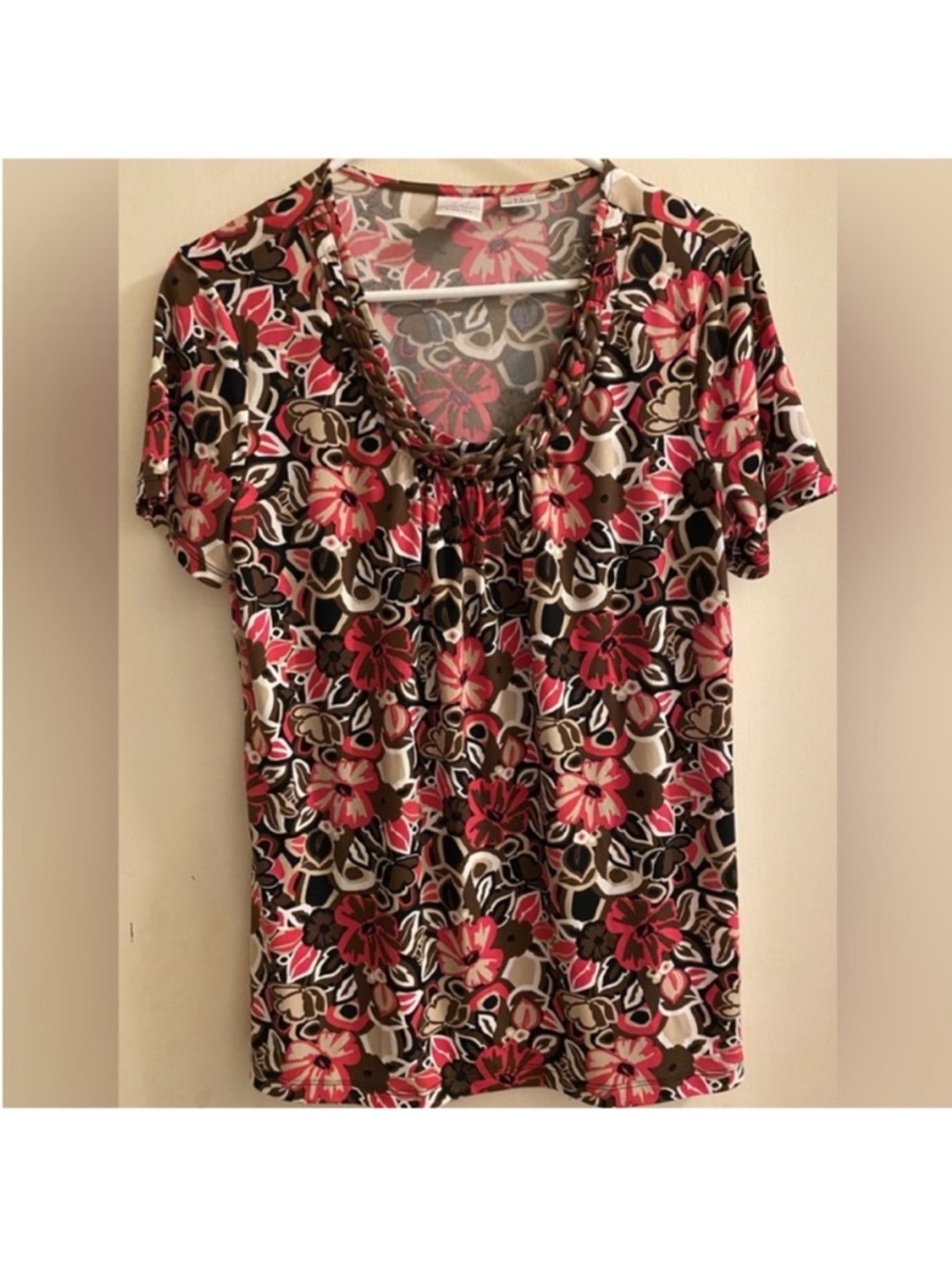 Emma James Women’s Floral Scoop-Neck Top in Pink and Brown- Sz Medium